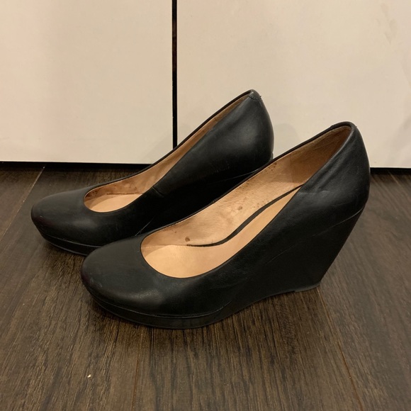 Black leather wedges - Picture 2 of 3
